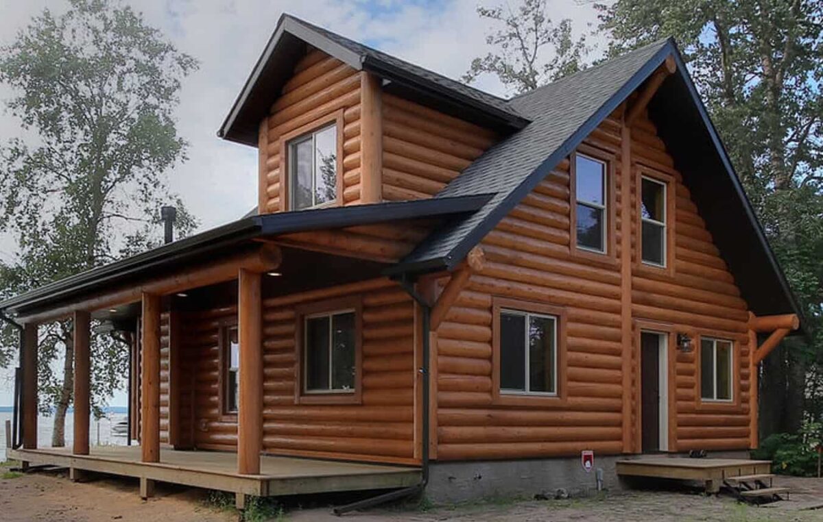 Half Round log siding house corner