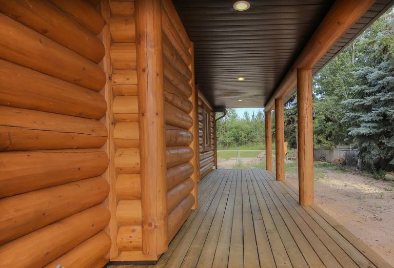 half round log siding chinkless corners